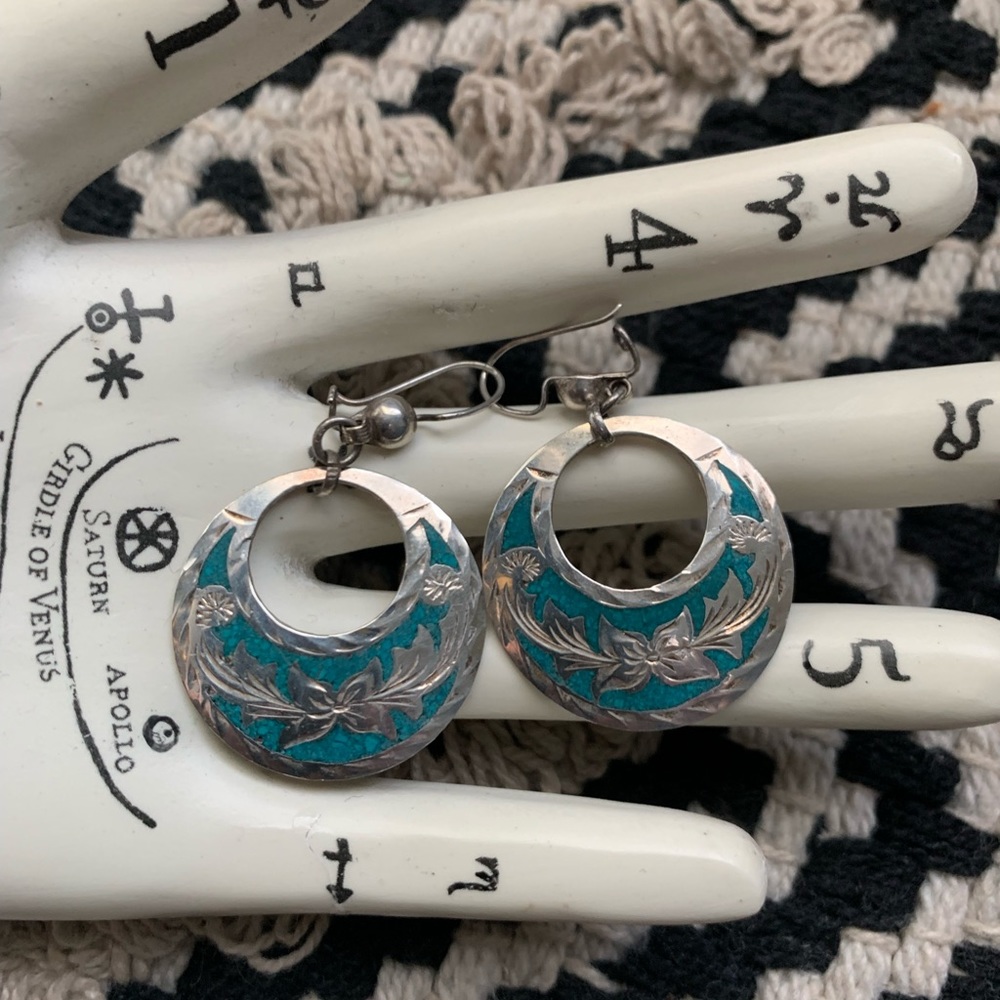 Vintage Turquoise inland Mexican Silver dangle earrings..